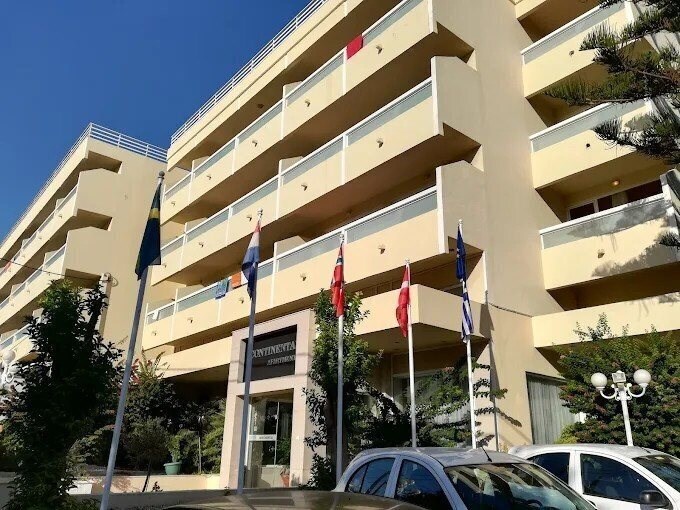 Фотографія Continental Apartments 4*